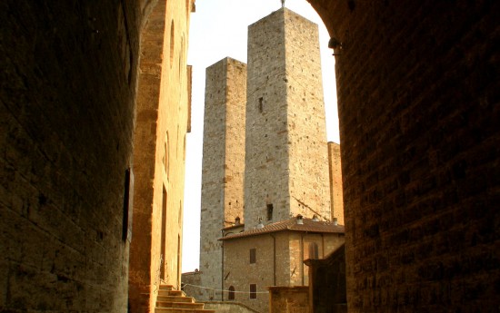 Private day tours from Florence to San Gimignano, Monteriggioni, Chianti winery tours