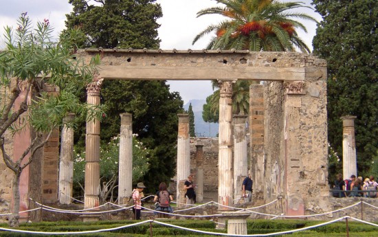 Private Transfer from Amalfi Coast to Rome with Pompeii Tour