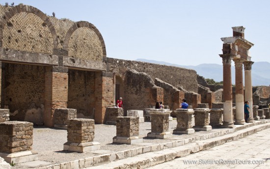 Transfer from Rome to Amalfi Coast with visit in Pompeii