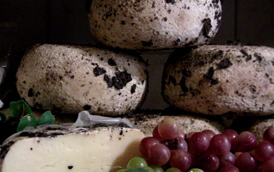 Foodie tours in Tuscany from Rome Pienza cheese