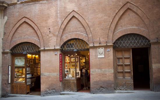 Visit Siena from Rome to Florence sightseeing transfer