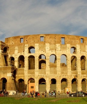 Stefano Rome Tour by car Colosseum
