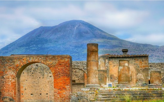 Positano, Sorrento and Pompeii from Naples Shore Excrusion