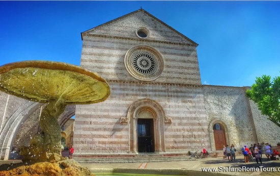 Private Assisi Tour from Rome in limo Santa Chiara Basilica