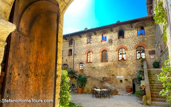 Visit Medieval Castles in Tuscany from Rome