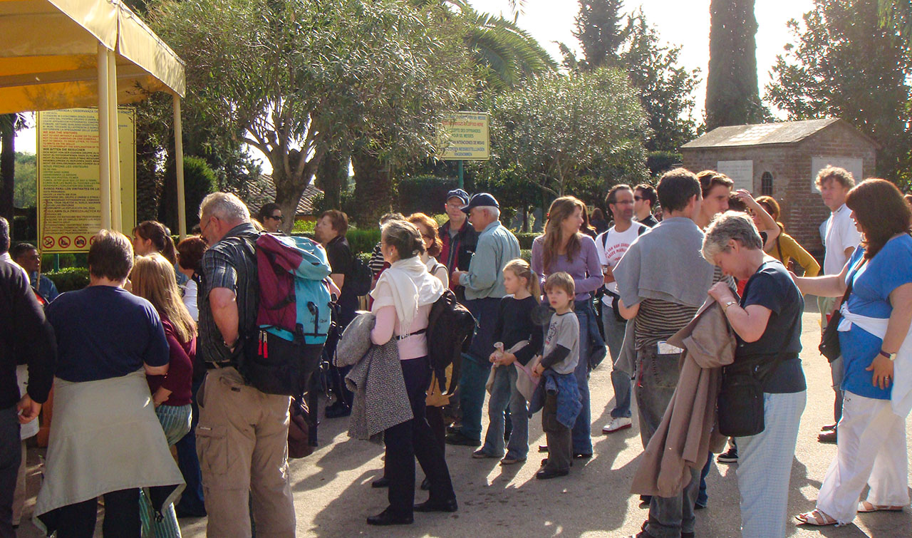 kid friendly things to do in Rome Catacombs